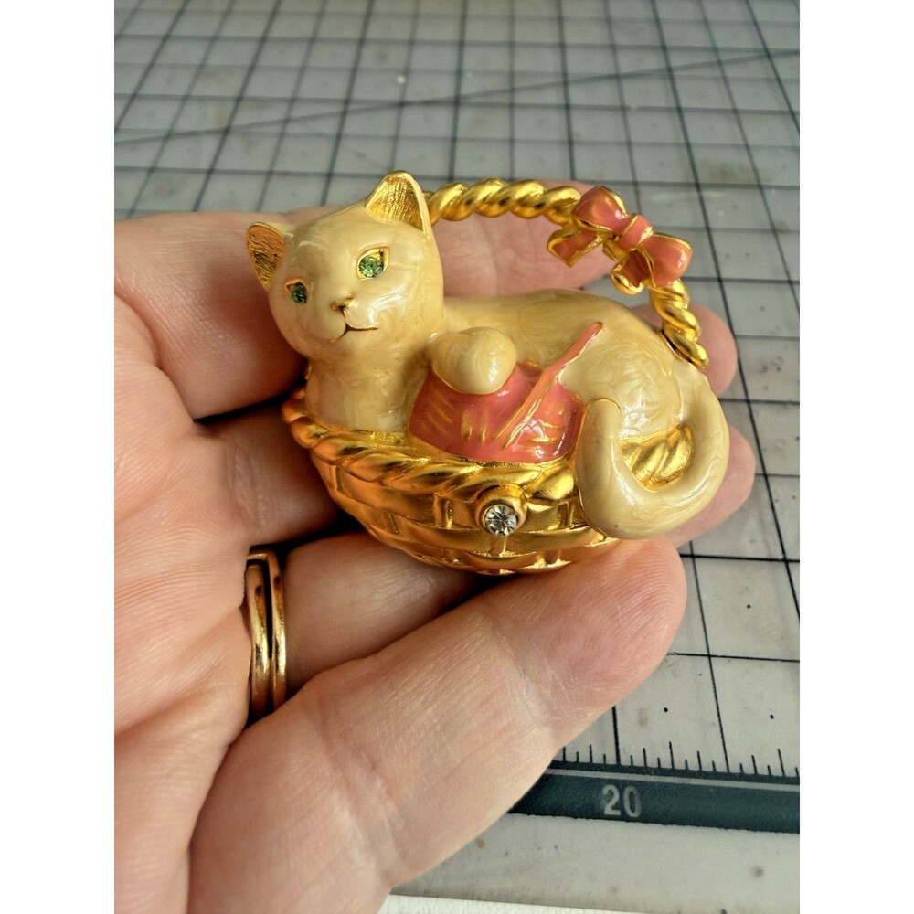 1997 vintage Estée Lauder "Beautiful Kitten" limited-edition collectible three-d